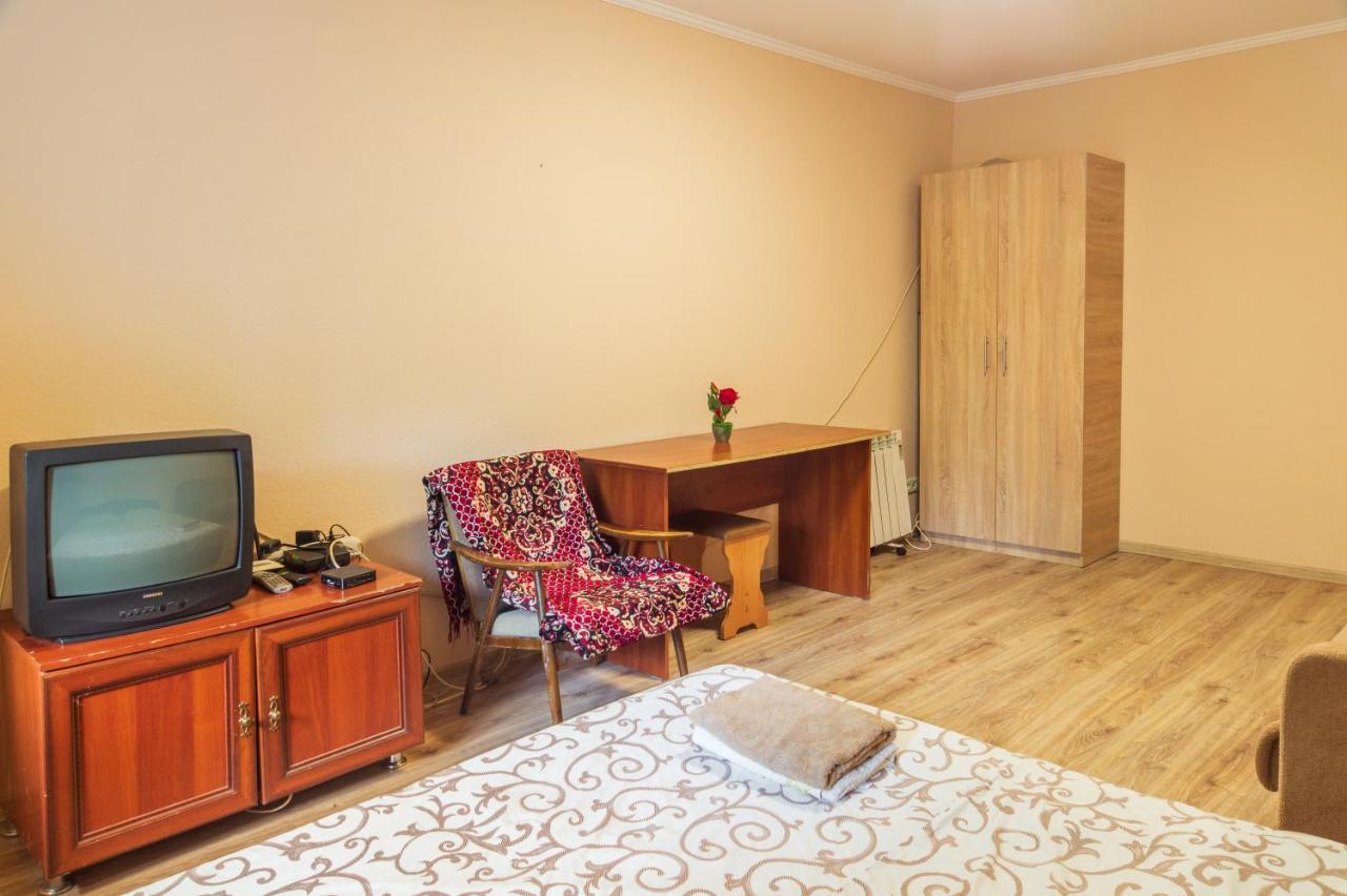 1 Комнатная Квартира По Улице Предславинская, 12 Kiev Bagian luar foto