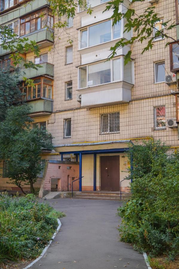 1 Комнатная Квартира По Улице Предславинская, 12 Kiev Bagian luar foto